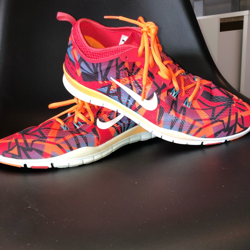 Women’s Nike Tennis Shoes